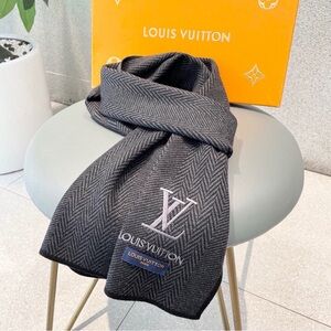 Louis Vuitton Gray Scarf
